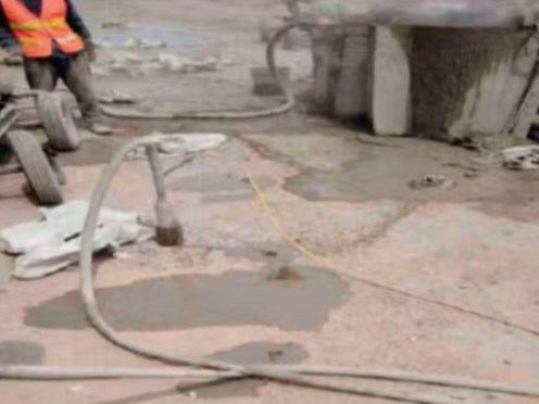 东湖水泥混凝土路面板底注浆技术 路面脱空注浆整治方案