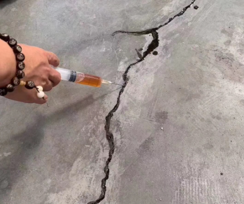 东湖混凝土裂缝修补技术详解​